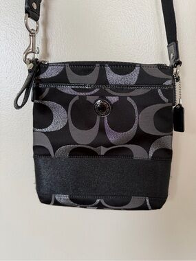COACH Signature Stripe Swingpack Crossbody Shoulder Purse in Black & Silver
